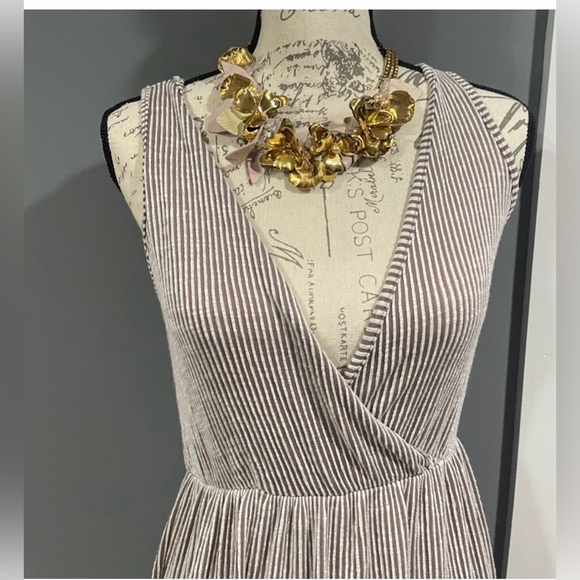 SUPER SOFT Caution to the Wind sleeveless Dress - Picture 2 of 6